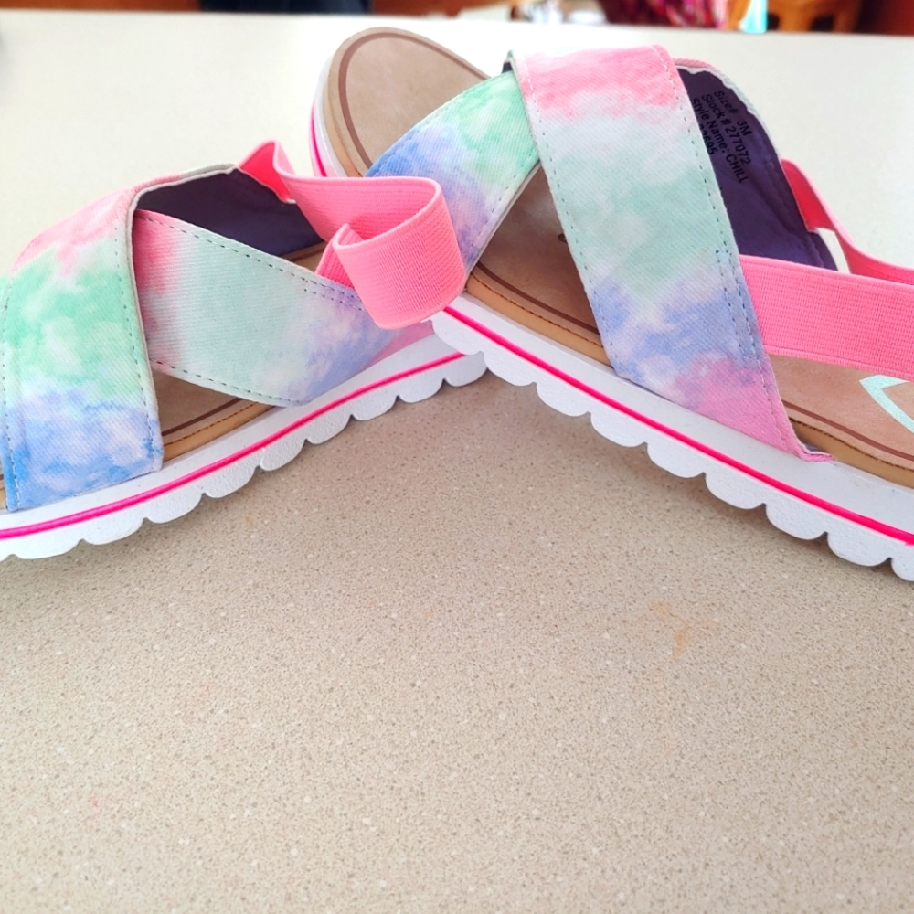 Kids size 3m sandals